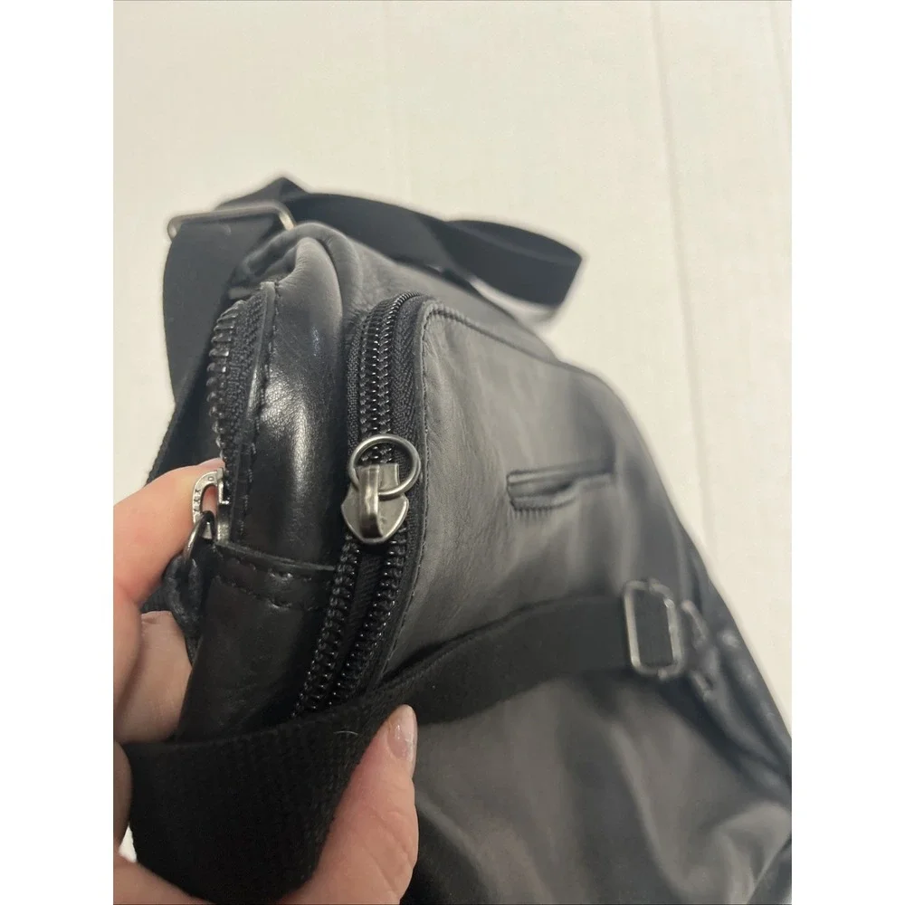 Preowned 100% One Leather Small To Medium Sizd Backpack